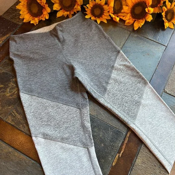 Outdoor Voices 7/8 Spring Leggings (NEW, M) - Picture 7 of 15